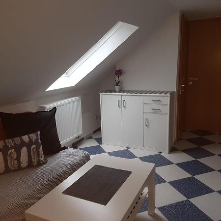 Ruhige Gemuetliche Ferienwohnung In Karlsruhe Daxlanden Fuer Monteure, Pendler, Geschaefsreisen, Wochenendreisen Eksteriør bilde
