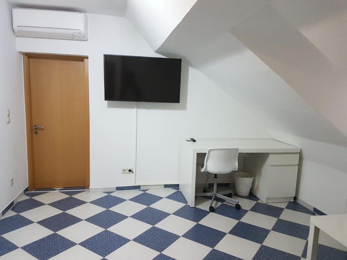 Ruhige Gemuetliche Ferienwohnung In Karlsruhe Daxlanden Fuer Monteure, Pendler, Geschaefsreisen, Wochenendreisen Eksteriør bilde