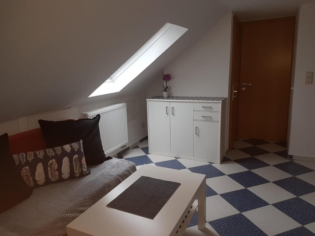 Ruhige Gemuetliche Ferienwohnung In Karlsruhe Daxlanden Fuer Monteure, Pendler, Geschaefsreisen, Wochenendreisen Eksteriør bilde