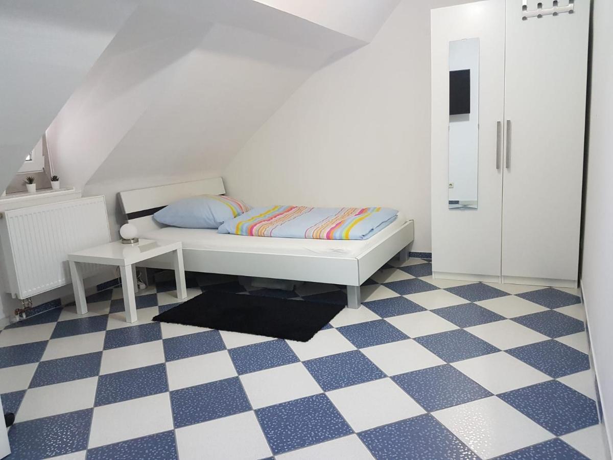 Ruhige Gemuetliche Ferienwohnung In Karlsruhe Daxlanden Fuer Monteure, Pendler, Geschaefsreisen, Wochenendreisen Eksteriør bilde